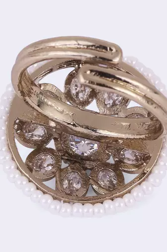 Smooth round shape and pearl gold plated adjustable finger ring for women