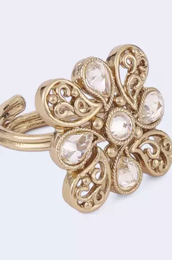Stylish paisley design gold plated adjustable finger ring for women