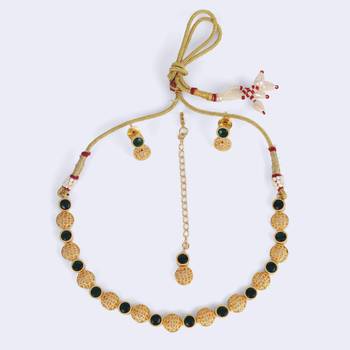 Traditional round shape filigree work gold plated choker necklace set for women 4