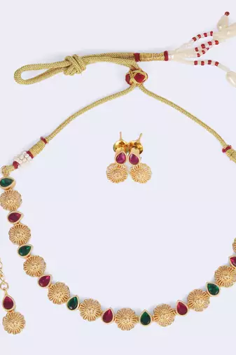 Traditional round and oval shape gold plated choker necklace set for women