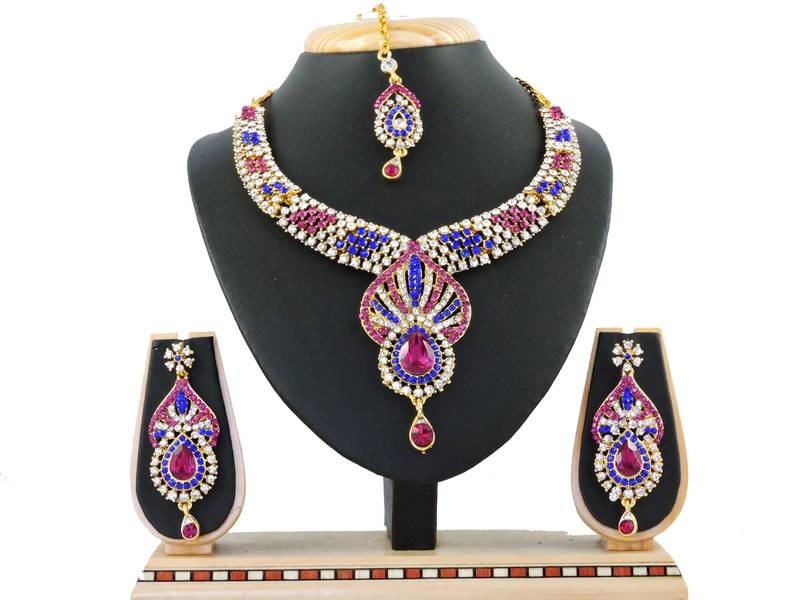 Multicolor designer function wear ad necklace set