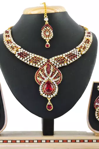Multicolor designer function wear ad necklace set