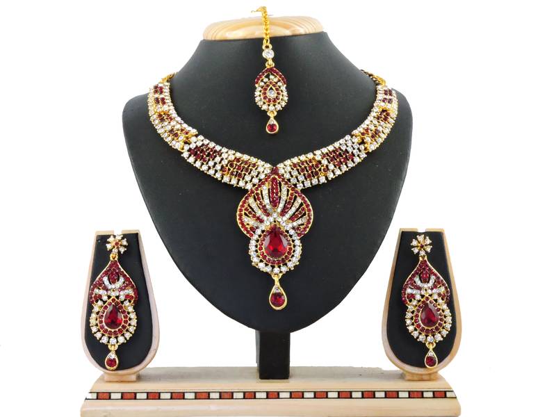 Multicolor designer function wear ad necklace set