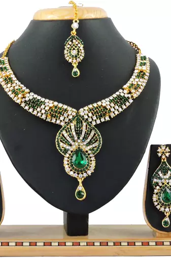 Green designer function wear ad necklace set