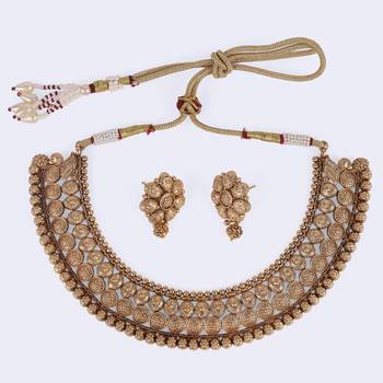 Traditional round and flower design gold plated choker necklace set for women 5