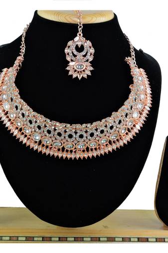Multicolor designer function wear ad necklace set