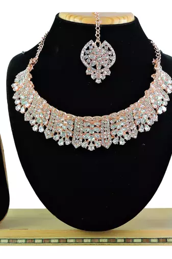 Multicolor designer function wear ad necklace set