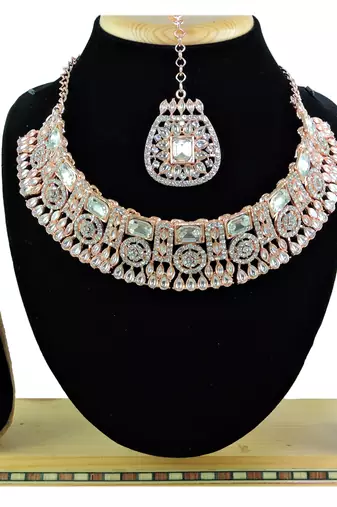 Multicolor designer function wear ad necklace set