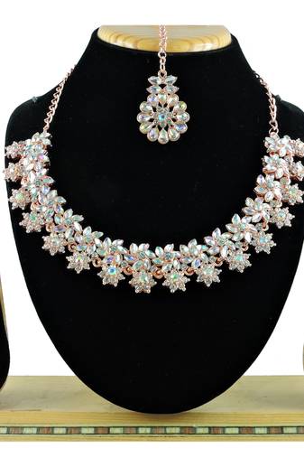 Multicolor designer function wear ad necklace set