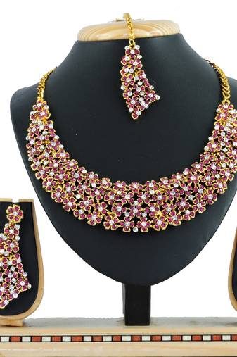 Multicolor designer function wear ad necklace set