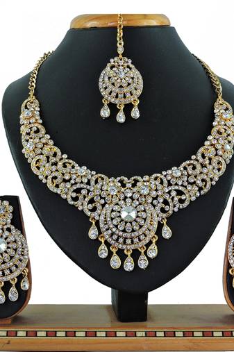 Multicolor designer function wear ad necklace set