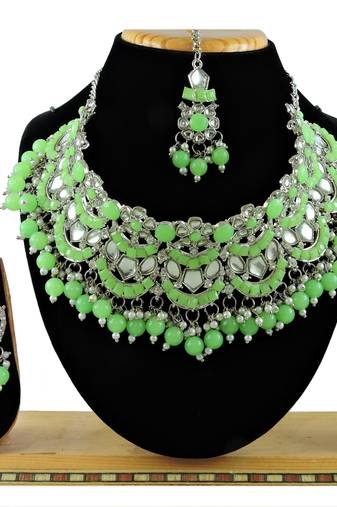 Multicolor designer function wear ad necklace set