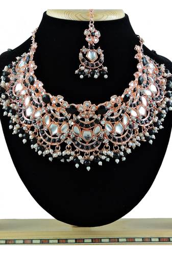 Black designer function wear ad necklace set