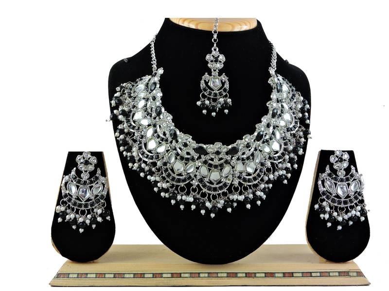 Black designer function wear ad necklace set