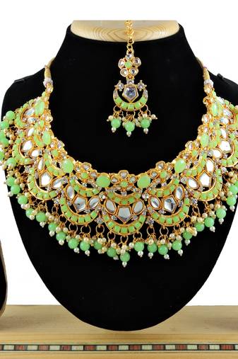 Multicolor designer function wear ad necklace set