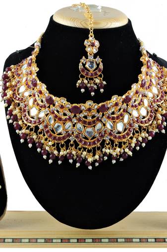 Multicolor designer function wear ad necklace set