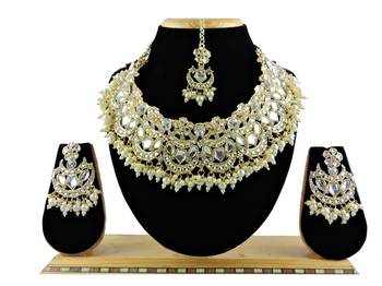 Multicolor designer function wear ad necklace set 1