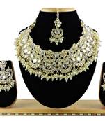Multicolor designer function wear ad necklace set