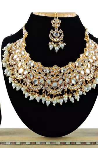 Multicolor designer function wear ad necklace set