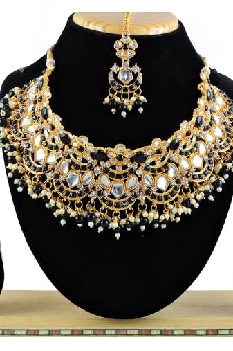 Black designer function wear ad necklace set