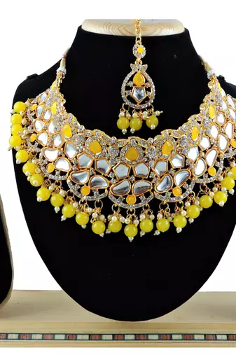 Yellow designer function wear ad necklace set