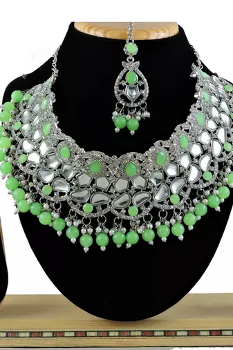 Multicolor designer function wear ad necklace set