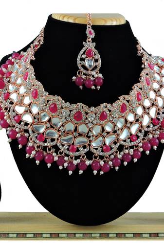 Red designer function wear ad necklace set
