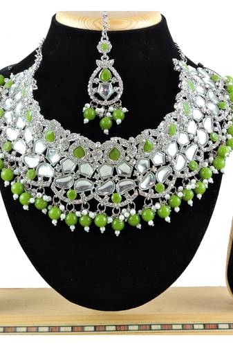 Multicolor designer function wear ad necklace set