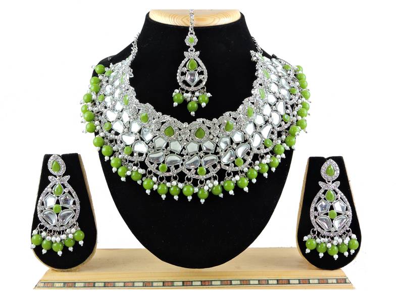 Multicolor designer function wear ad necklace set