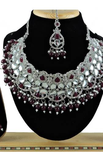 Multicolor designer function wear ad necklace set