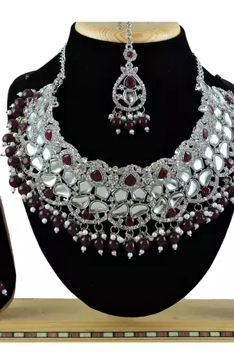 Multicolor designer function wear ad necklace set