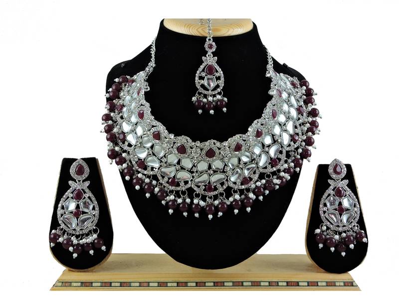 Multicolor designer function wear ad necklace set