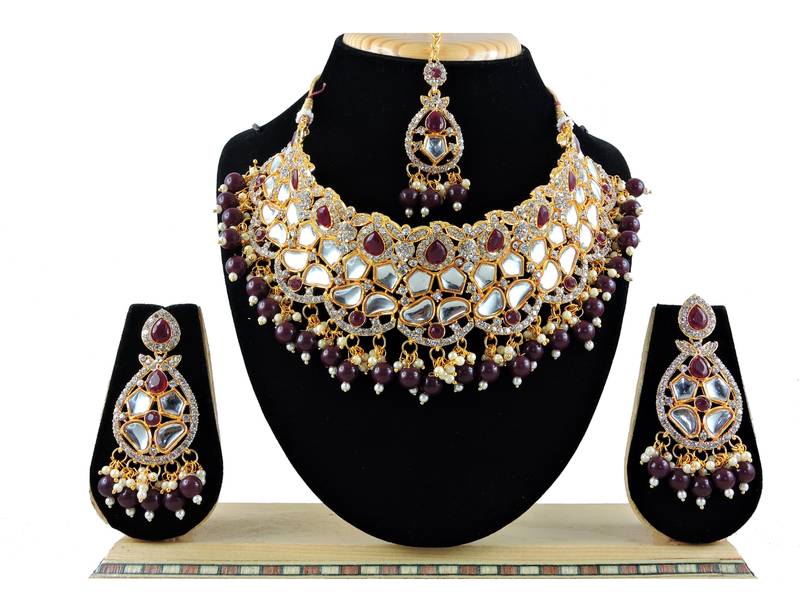 Multicolor designer function wear ad necklace set