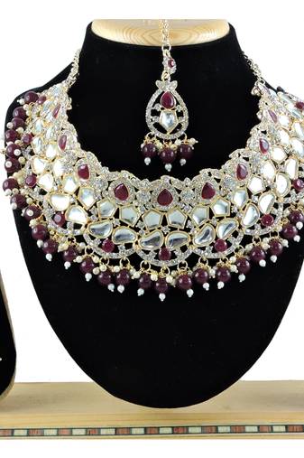 Multicolor designer function wear ad necklace set