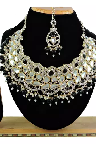 Black designer function wear ad necklace set