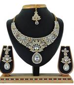 Multicolor designer function wear ad necklace set