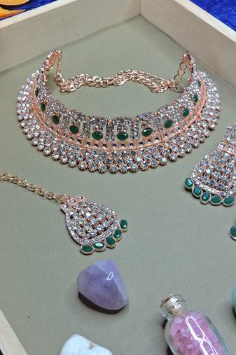 Green designer function wear ad necklace set
