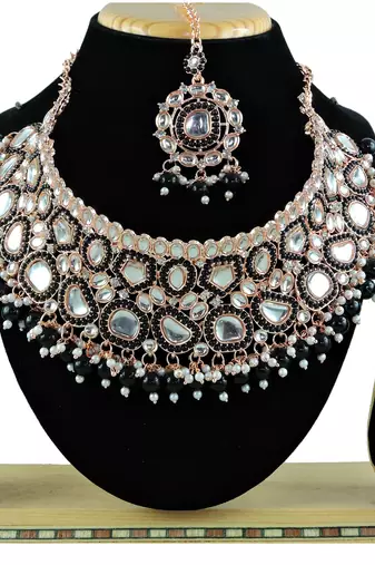 Black designer function wear ad necklace set