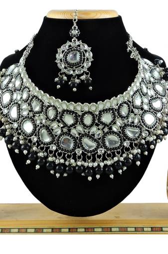Black designer function wear ad necklace set
