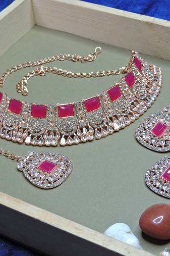Red designer function wear ad necklace set