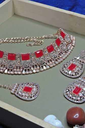 Red designer function wear ad necklace set