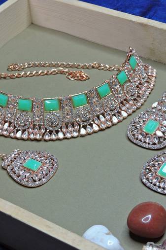 Green designer function wear ad necklace set