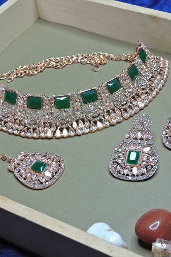 Green designer function wear ad necklace set