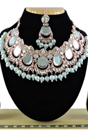 Multicolor designer function wear ad necklace set