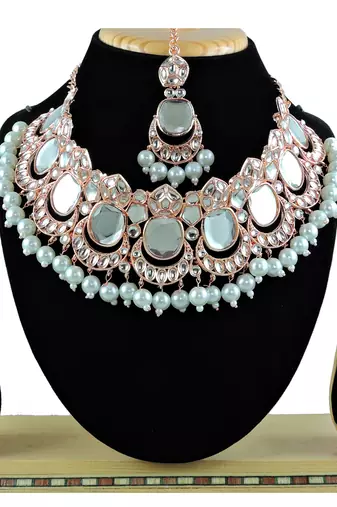 Multicolor designer function wear ad necklace set
