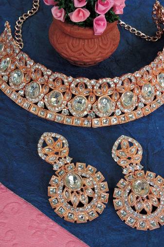 Multicolor designer function wear ad necklace set