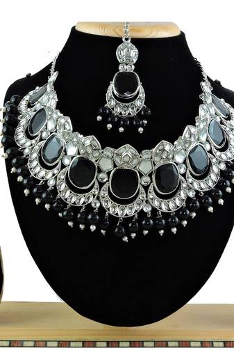 Black designer function wear ad necklace set