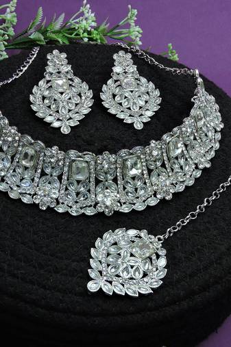 Multicolor designer function wear ad necklace set