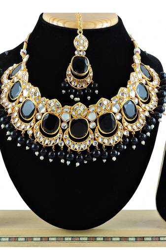 Black designer function wear ad necklace set