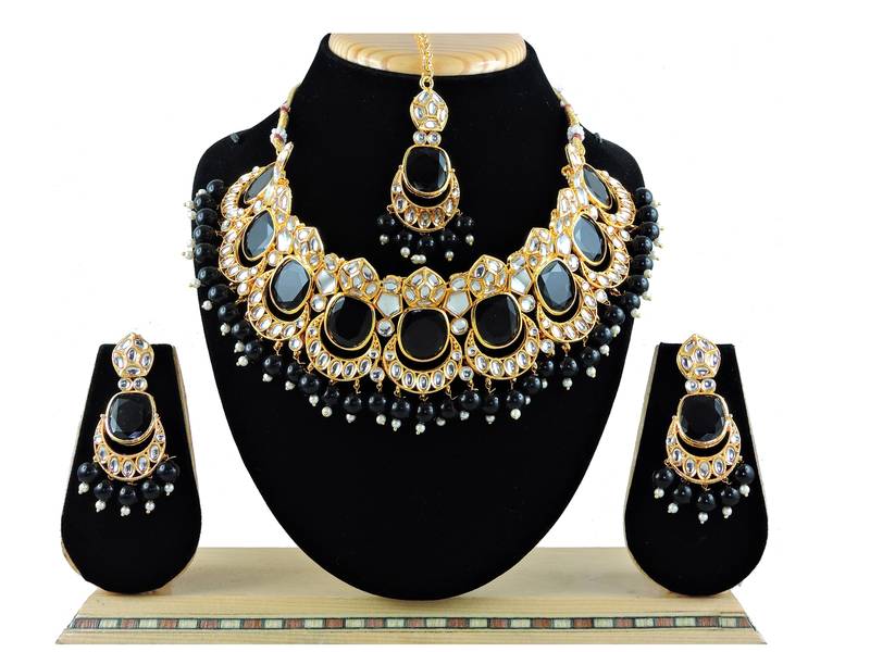 Black designer function wear ad necklace set